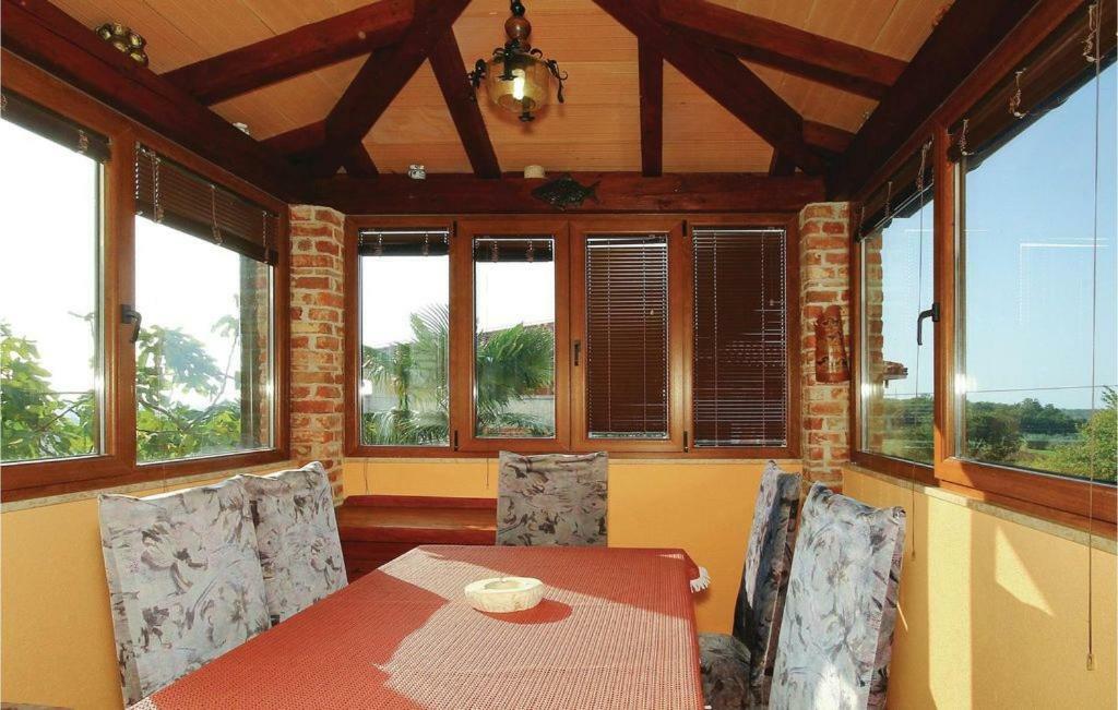 Mugeba 3 Bedroom Accommodation Porec Bagian luar foto
