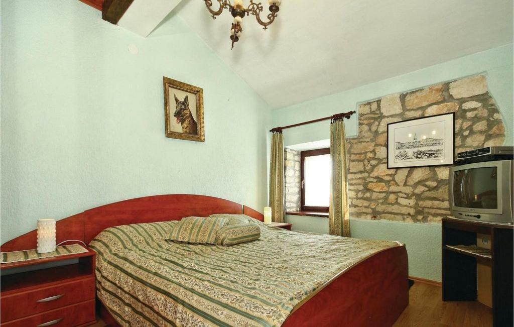 Mugeba 3 Bedroom Accommodation Porec Bagian luar foto