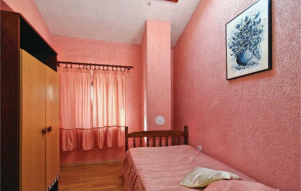 Mugeba 3 Bedroom Accommodation Porec Bagian luar foto