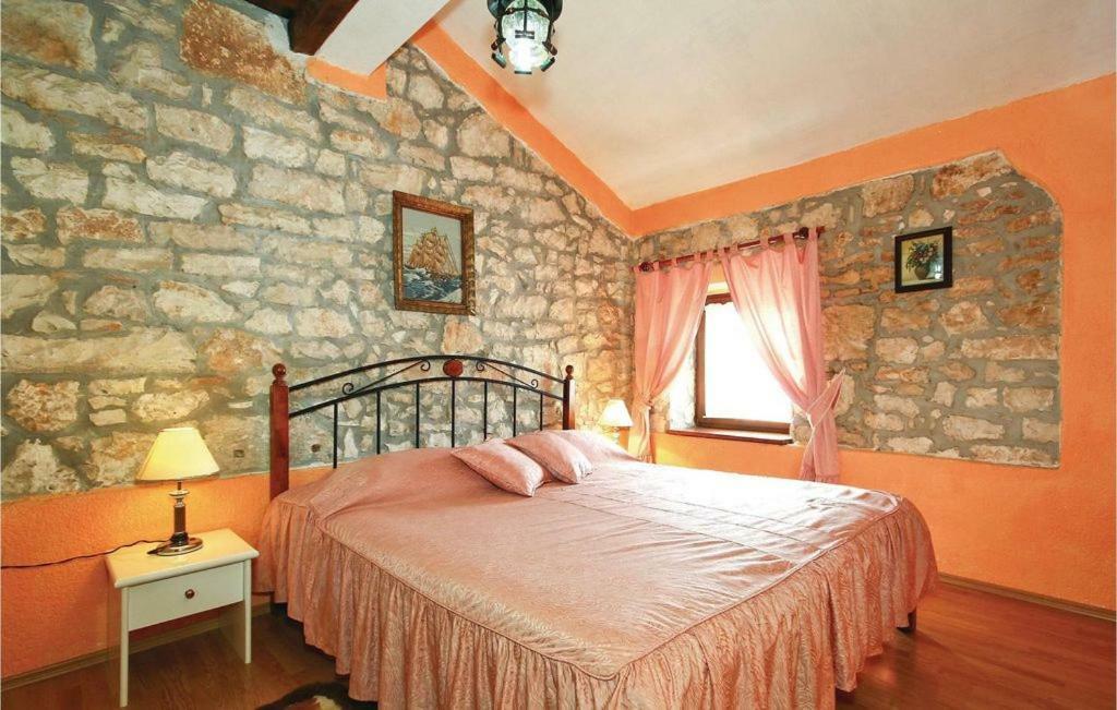 Mugeba 3 Bedroom Accommodation Porec Bagian luar foto